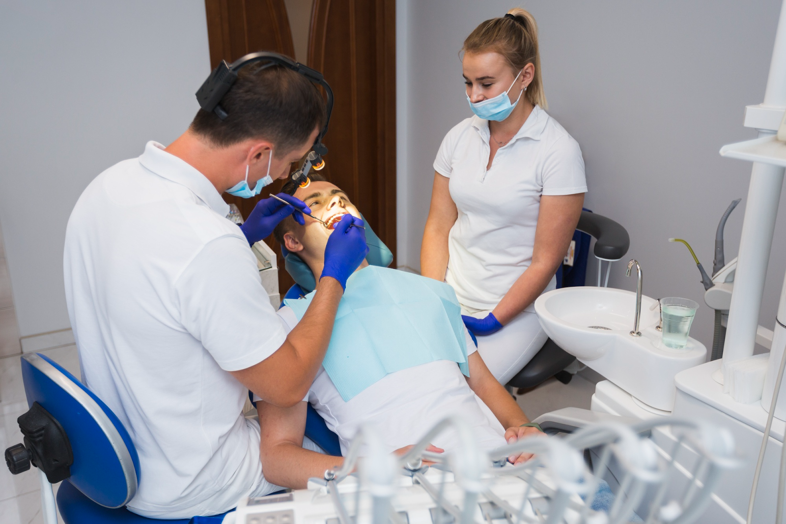 What Are The Early Signs Of Dental Caries And How Can You Spot Them?