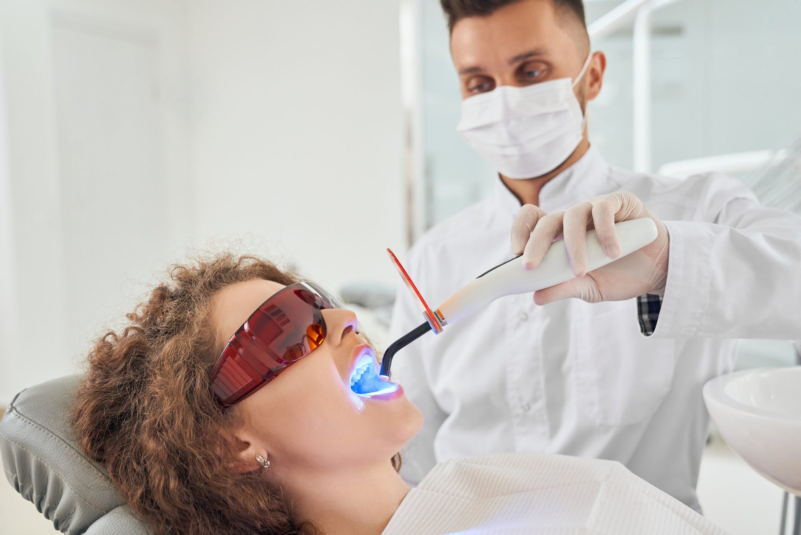 How Does Teeth Whitening Work? Different Types And What To Watch Out For
